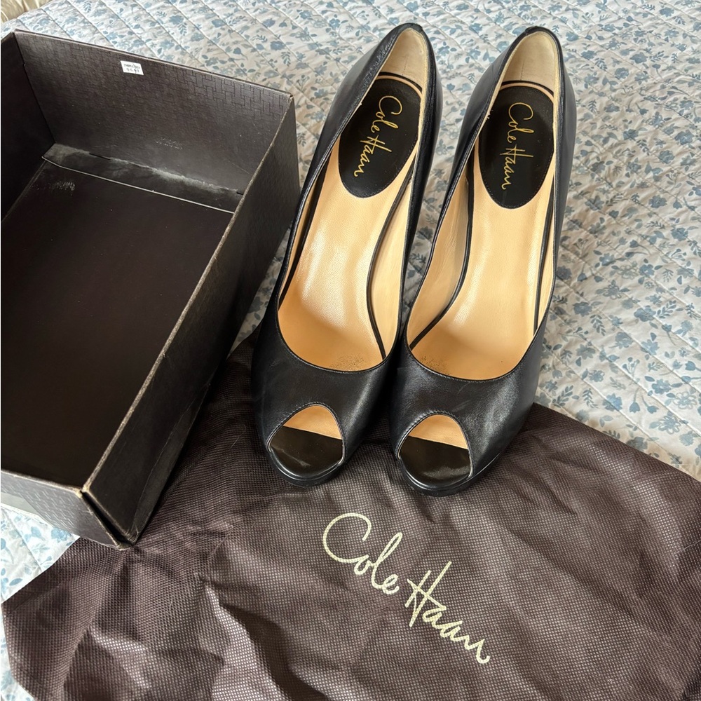 Nike Air Cole Haan size 11 peep-toe black pumps